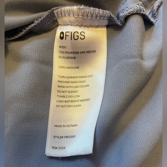 FIGS blue gray scrub top size medium - Picture 6 of 8